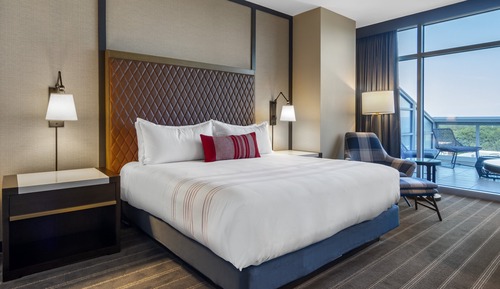 Premier Room, 1 King Bed (With View)