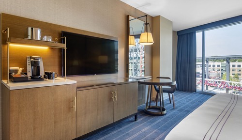 Executive Room, 1 King Bed (with View)