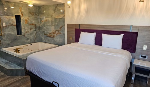 Suite, 1 King Bed, Non Smoking