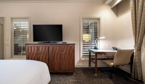 Suite, 1 King Bed, Non Smoking, Refrigerator & Microwave (with Sofabed)