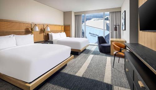 Queen Room with Two Queen Beds and Bath Tub - Mobility Accessible/Stadium View