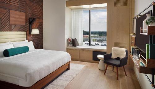 High Floor Deluxe King Guest Room