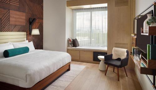 Deluxe King Guest Room