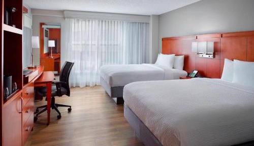 Queen Room with Two Queen Beds, Roll-In Shower and Transfer Shower - Mobility Access