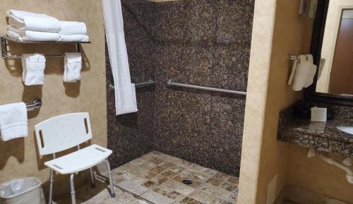 King Suite - Disability Access/Non-Smoking