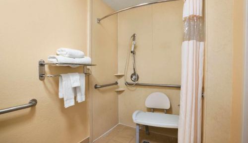 King Room with Roll-In Shower - Mobility Access/Non-Smoking