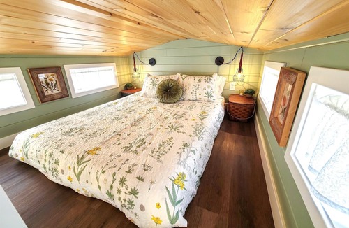 Lakeside Apartment | Garden House - Tiny Digs Lakeshore