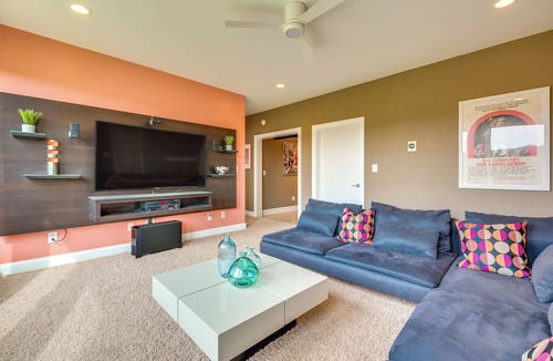 Roswell Apartment | Modern Retreat w/River View in Roswell!