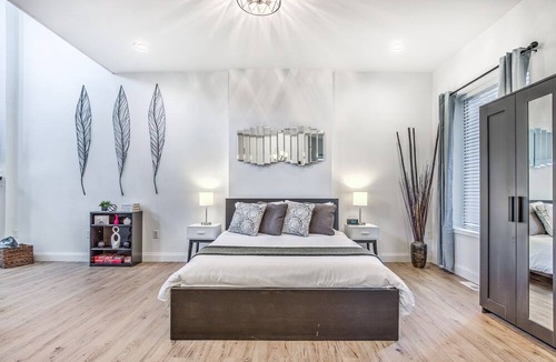 Central West End Apartment | Hidden Gem | JZ Vacation Rentals