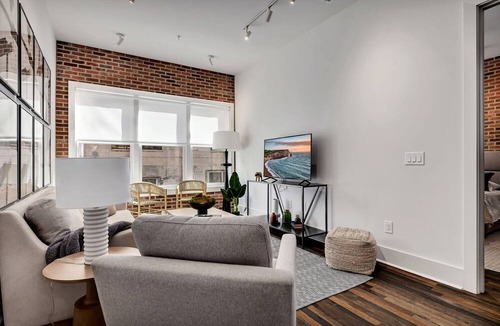 Castleberry Hill Apartment | Loft Style Spacious Lux Apt 102, sleeps 6