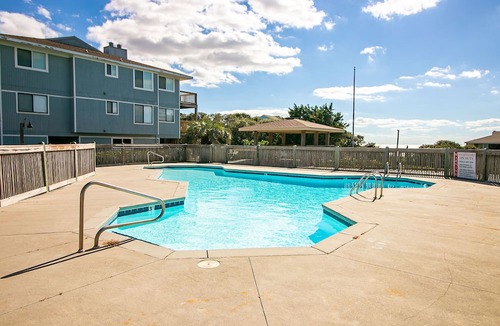 Caswell Beach Apartment | Breathtaking Ocean Front Condo at Caswell Beach. Norah Patrick's Hideaway