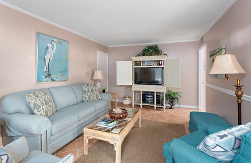 Demere Park Condo | 3 bedroom 2 bath condo. Walking to Pier/Village