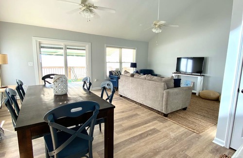 Surf City House | Breathtaking Beachfront View! Sleeps 8, Spacious Patios & Dog-Friendly
