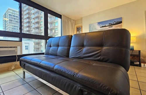 Waikiki Apartment | Suite 422 at the Waikiki Grand Hotel® Queen Bed & SofaBed