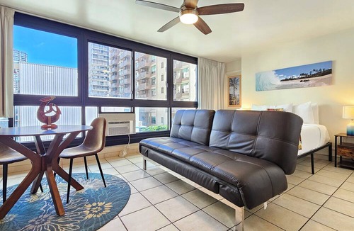 Waikiki Apartment | Suite 422 at the Waikiki Grand Hotel® Queen Bed & SofaBed
