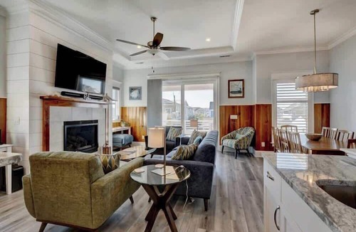 Wrightsville Beach Condo | Blue Heron by Carolina Getaway - Ocean Views & Elevator at Wrightsville Beach