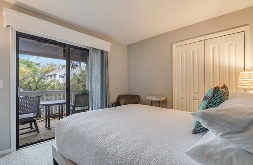 Bald Head Island Condo | Royal James Condo-Perfect for families, neighborhood pool, golf cart included BOTH clubs Available