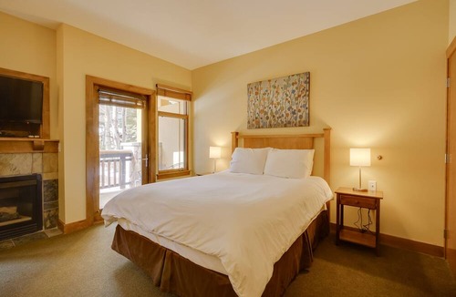 Park City Apartment | Ski-In/Ski-Out Studio at Sundial Lodge w/Hot Tub!