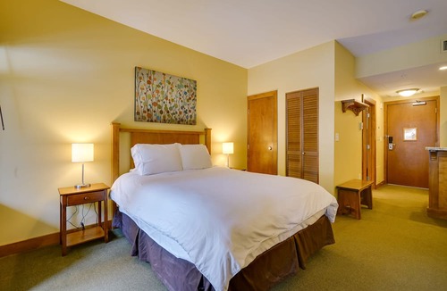 Park City Apartment | Ski-In/Ski-Out Studio at Sundial Lodge w/Hot Tub!