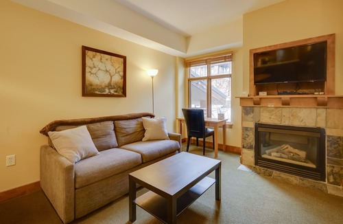 Park City Apartment | Ski-In/Ski-Out Studio at Sundial Lodge w/Hot Tub!