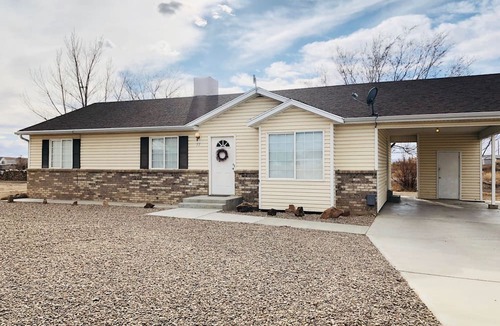 Green River House | Cozy clean home in Green River, Utah