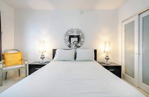 South of Fifth Condo | South of Fifth Beachside Condo 2Bed 1B, Pool, 2 Beach Chairs, 1 Umbrella
