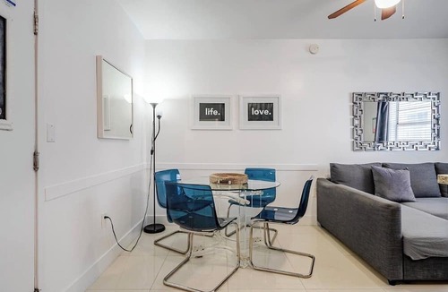 South of Fifth Condo | South of Fifth Beachside Condo 2Bed 1B, Pool, 2 Beach Chairs, 1 Umbrella