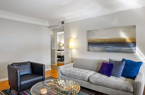Brookwood Apartment | (BC2bH) Great Location, Peaceful Condo Near Peachtree Street