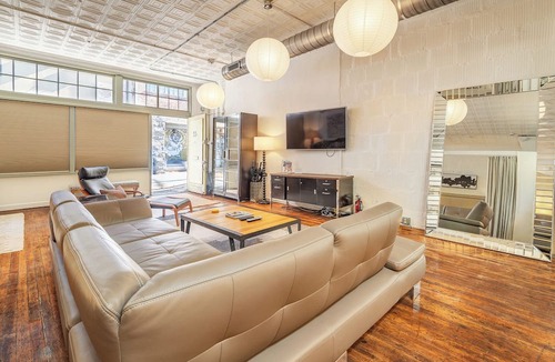 Downtown Asheville Apartment | 33 Carolina Lan: High Design Loft on Historic Downtown Alley + Free Parking