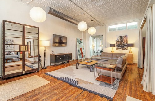 Downtown Asheville Apartment | 33 Carolina Lan: High Design Loft on Historic Downtown Alley + Free Parking