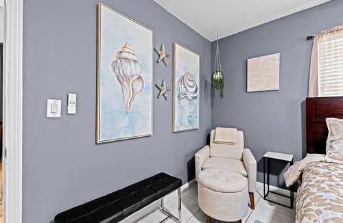 Riviera Beach Apartment | East by Singer and Peanut Island Beaches~Traveler's Delight
