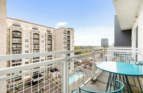 SoNo Apartment | Modern King Studio Downtown ATL Apartment