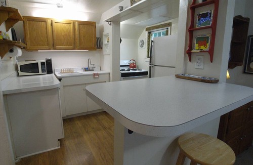 Virginia Highland Cottage | 20 min to the World Cup stadium by Uber or Rail. 5 min walk to dozens of pubs