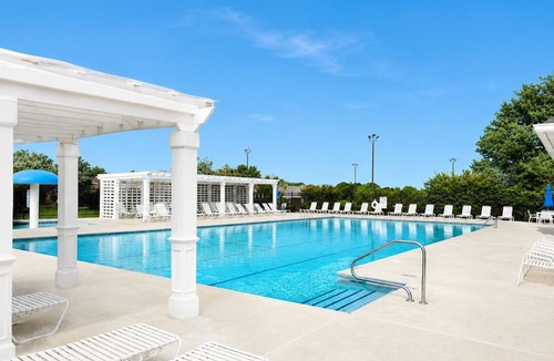 Stone Mountain Apartment | Beautiful 2-bedroom apartment in lovely Stone Mountain with AC and fireplace
