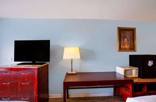 Kernersville Apartment | Kernersville NC|Queen Bed