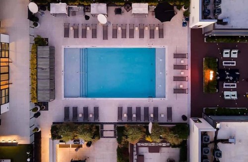 Home Park Apartment | Skyline View Serene Oasis