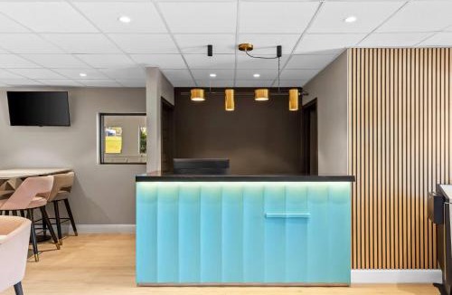 Peachtree Corners Hotel | Days Inn & Suites by Wyndham Peachtree Corners Norcross