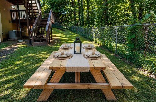 Tucker House | Game Room! King Bed! Near ATL! Fenced Yard w Deck BBQ
