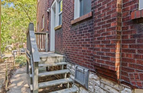 Southwest Garden Apartment | Spacious 3BR Near Botanical Garden | Quiet Corner House | Southwest Garden