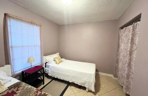 Kingsland House | Sleeps 10,Near HWY I-95,40,17 & Kings Bay navybase,Cumberland Island,JAX airport