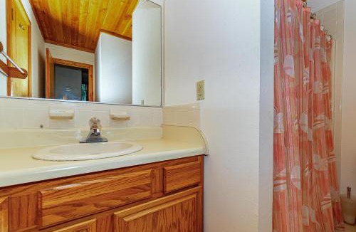Tuckahoe House | Christie - Duck, Tuckahoe, Soundside, 600 Yds to Beach, Community Pool, Tennis, Pier, Pets OK, Flex Stays