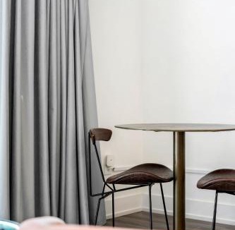 SoNo Apartment | Stylish Studio King Bed Downtown ATL - S3
