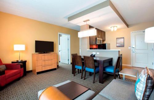 Florida Central Atlantic Coast Hotel | TownePlace Suites Orlando at FLAMINGO CROSSINGS Town Center, Western Entrance