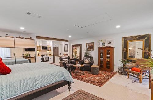 High Springs Apartment | The Lilly- Enchanting Downtown Studio