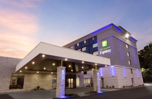 College Park Hotel | Holiday Inn Express Atlanta Airport - North by IHG