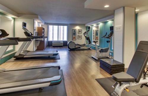 Sandy Springs Hotel | Holiday Inn Express & Suites Atlanta Perimeter Mall Hotel by IHG