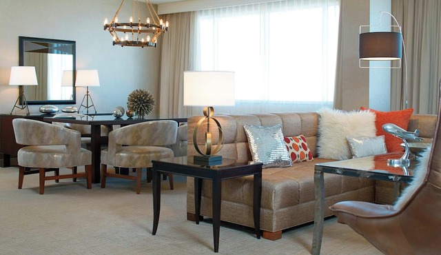 Renaissance St. Louis Airport Hotel