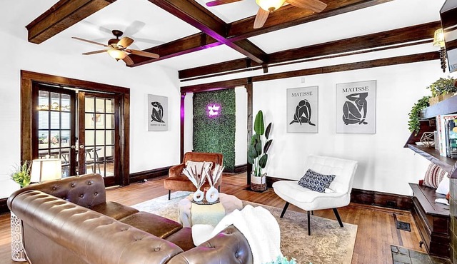 1929 Historic Craftsman Bungalow | King Bed