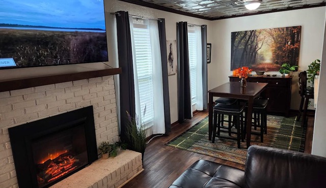 Luxe Design Quiet Midtown | Captain's Quarters