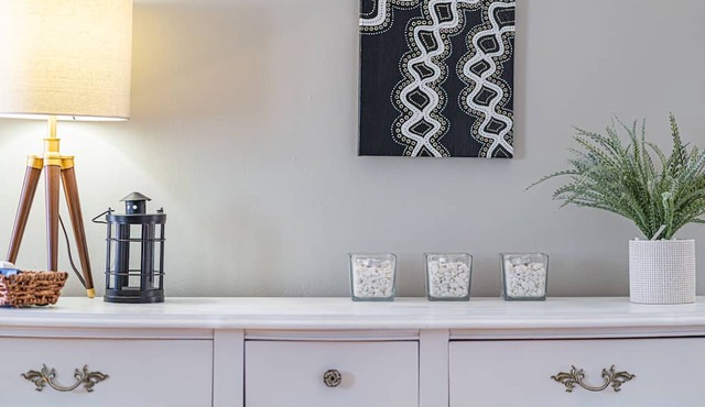 Central and Chic Hampton Condo! 2 br 2 ba W/D +WIFI! Dog Friendly